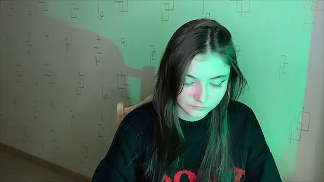 Snapshot of may_rollins chatting on 11.10.25 may rollins online show from 11.10.25