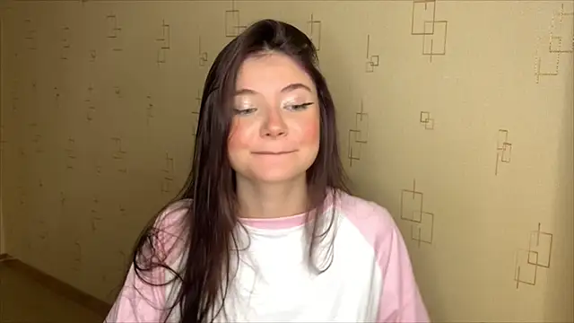 Snapshot of may_rollins chatting on 11.19.25 may rollins online show from 11.19.25