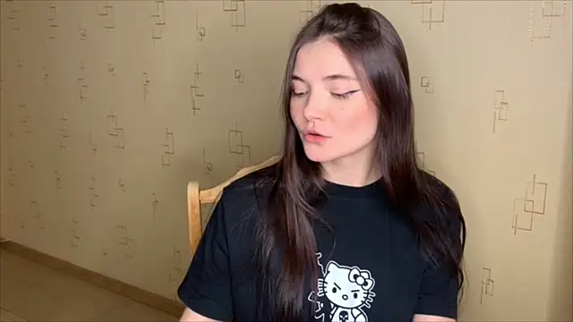 Snapshot of may_rollins chatting on 11.28.25 may rollins online show from 11.28.25