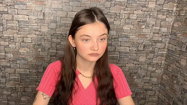 Snapshot of may_rollins chatting on 12.17.25 may rollins online show from 12.17.25