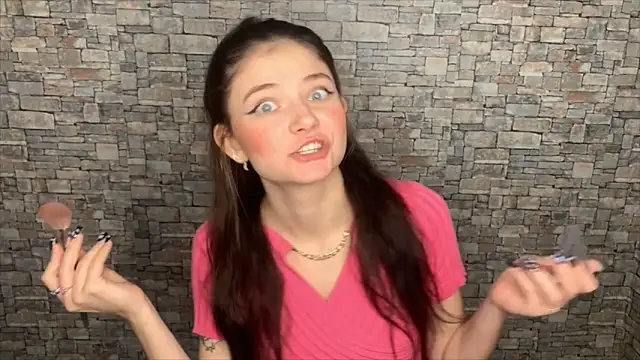 Snapshot of may_rollins chatting on 12.18.25 may rollins online show from 12.18.25