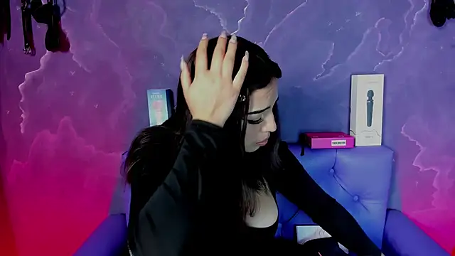 Lili milk20 online show from 10.28.25