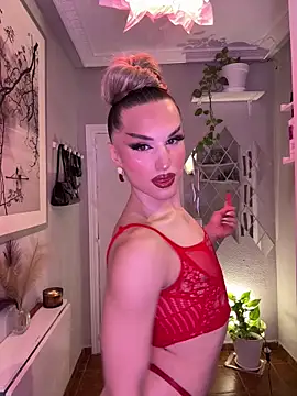 Snapshot of lacattiva chatting on 11.24.25 lacattiva online show from 11.24.25