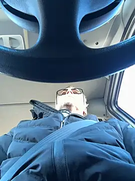 Snapshot of Axl_hot chatting on 02.06.26 Axl hot online show from 02.06.26