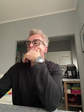 Snapshot of Axl_hot chatting on 03.02.26 Axl hot online show from 03.02.26