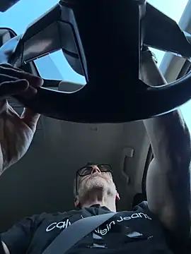 Snapshot of Axl_hot chatting on 04.07.26 Axl hot online show from 04.07.26