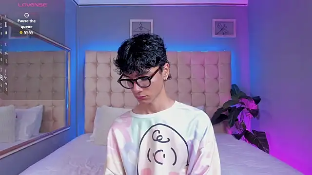 Phillicious   online show from 09.24.25