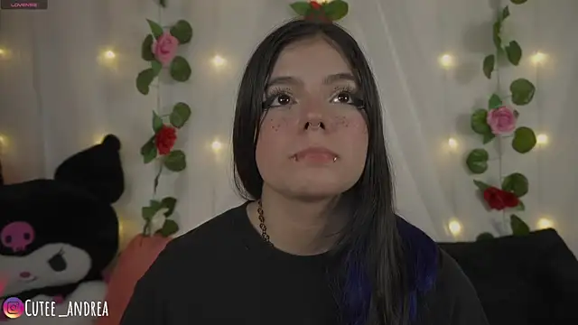 Snapshot of cutee_andrea chatting on 07.15.26 cutee andrea online show from 07.15.26