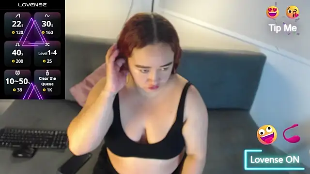 Snapshot of Paris_boobsbbw chatting on 10.20.25 Paris boobsbbw online show from 10.20.25