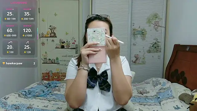 Snapshot of sisi-maiden chatting on 12.20.25 sisi-maiden online show from 12.20.25