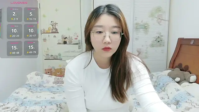 Snapshot of sisi-maiden chatting on 12.21.25 sisi-maiden online show from 12.21.25