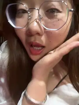 sisi-maiden online show from 05.03.26