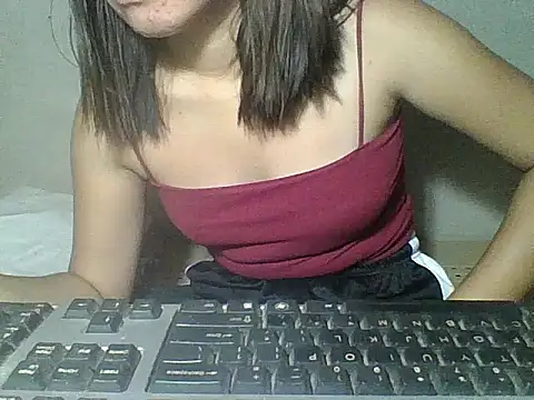 Skinny PinayGirljust18 online show from 04.16.26