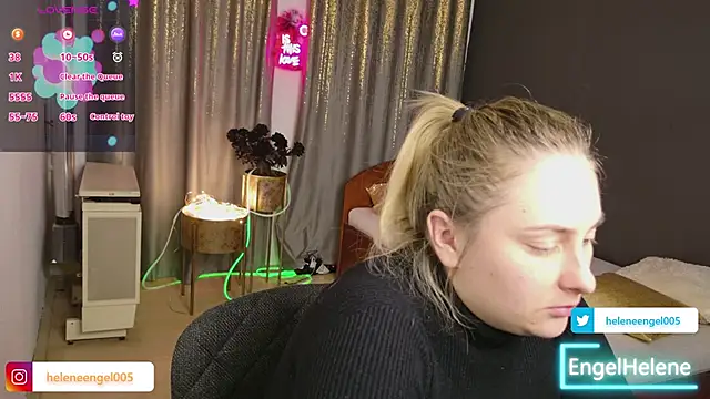 SuzyMiu online show from 03.12.26