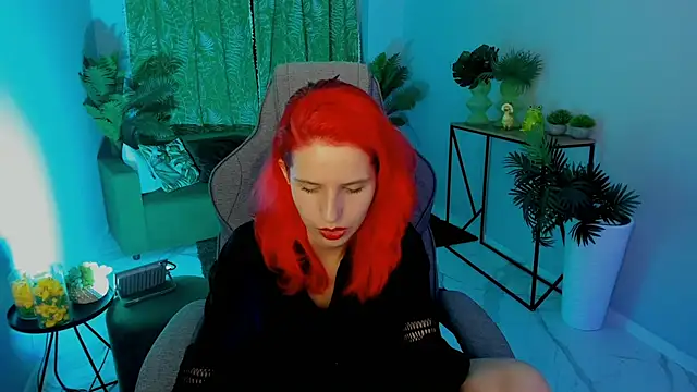 Snapshot of NitaNihil chatting on 09.19.25 NitaNihil online show from 09.19.25