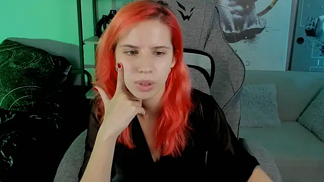 Snapshot of NitaNihil chatting on 10.20.25 NitaNihil online show from 10.20.25