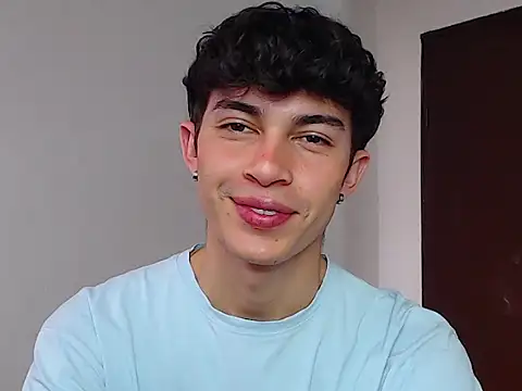 Snapshot of john_vichenso chatting on 09.24.25 john vichenso online show from 09.24.25