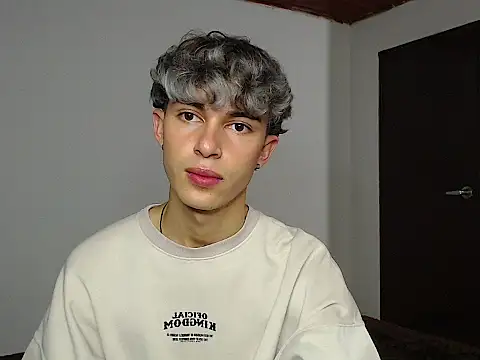 Snapshot of john_vichenso chatting on 10.09.25 john vichenso online show from 10.09.25