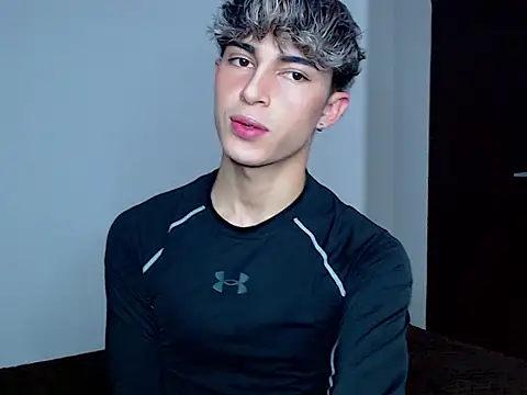 Snapshot of john_vichenso chatting on 10.23.25 john vichenso online show from 10.23.25