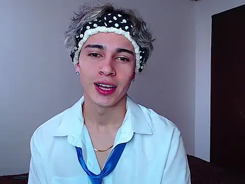 Snapshot of john_vichenso chatting on 10.31.25 john vichenso online show from 10.31.25