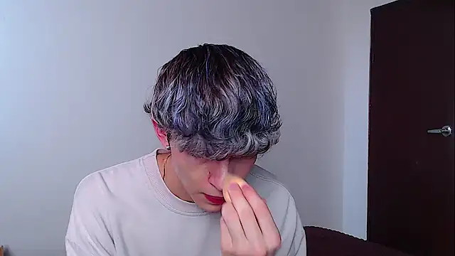 Snapshot of john_vichenso chatting on 11.18.25 john vichenso online show from 11.18.25