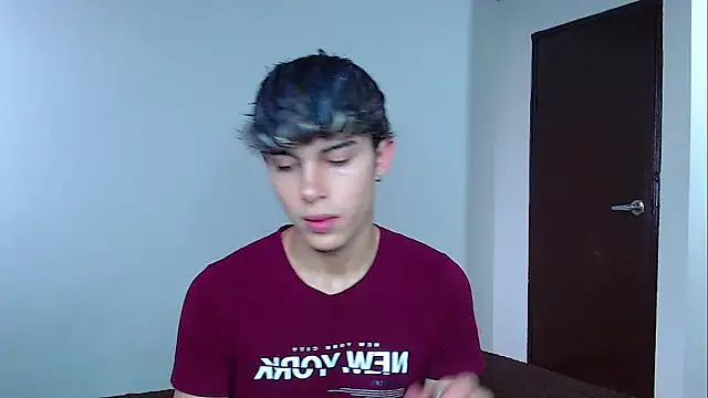 Snapshot of john_vichenso chatting on 11.19.25 john vichenso online show from 11.19.25