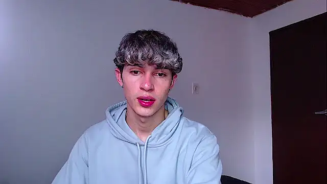 Snapshot of john_vichenso chatting on 12.04.25 john vichenso online show from 12.04.25