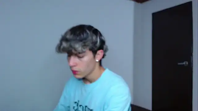 Snapshot of john_vichenso chatting on 12.05.25 john vichenso online show from 12.05.25