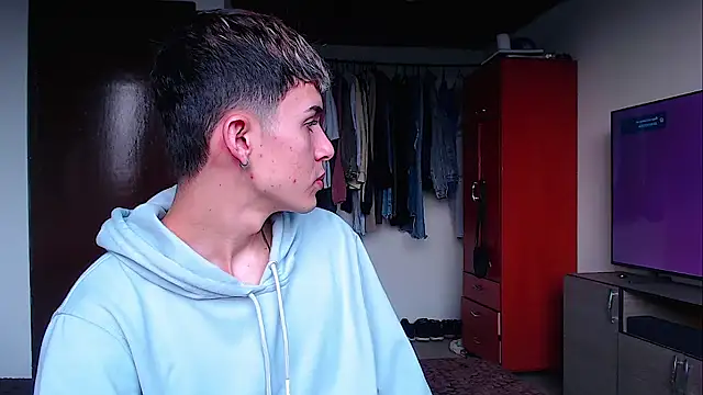 Snapshot of john_vichenso chatting on 12.15.25 john vichenso online show from 12.15.25