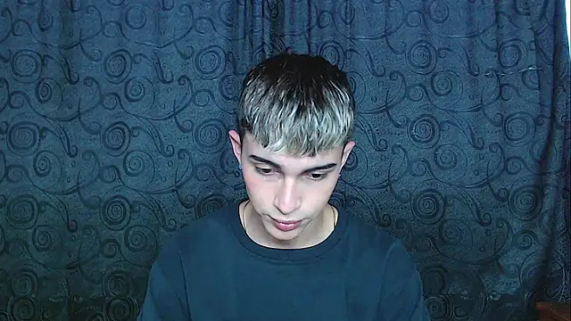 Snapshot of john_vichenso chatting on 12.18.25 john vichenso online show from 12.18.25