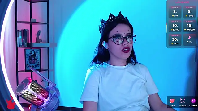 girldom online show from 11.19.25