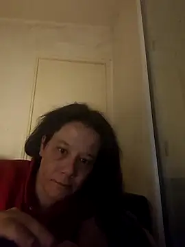 Snapshot of zeousseelphie chatting on 04.28.26 zeousseelphie online show from 04.28.26