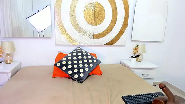 Michelle Lewis  online show from 03.12.26