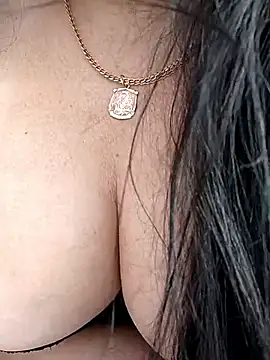 Snapshot of MIA_LO_VE chatting on 09.14.25 MIA LO VE online show from 09.14.25