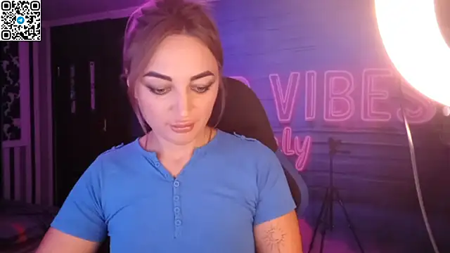 Blonde Temptation online show from 10.17.25