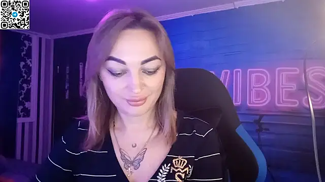 Blonde Temptation online show from 10.19.25