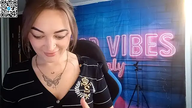 Blonde Temptation online show from 10.26.25