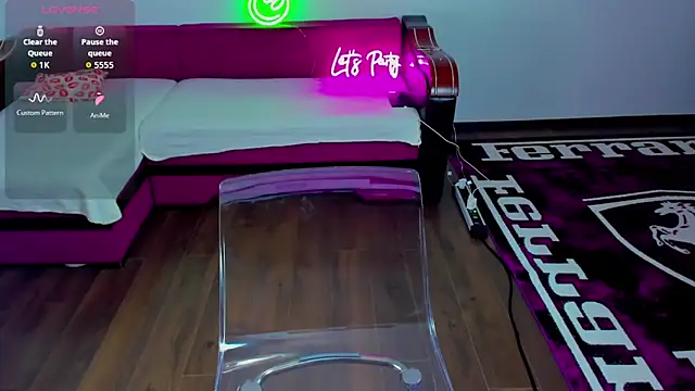 MiaKiittyy online show from 11.24.25