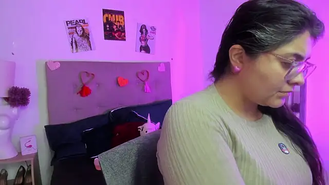 TifanyAmazinng online show from 02.10.26