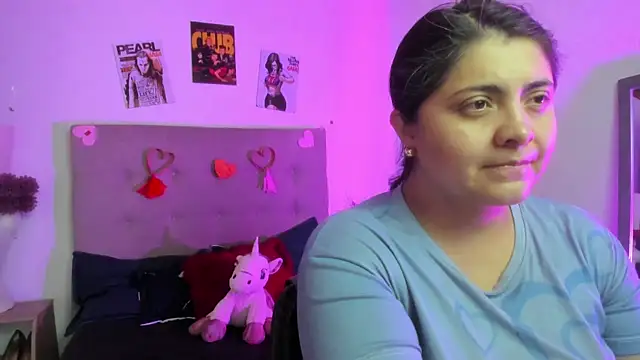 TifanyAmazinng online show from 02.12.26