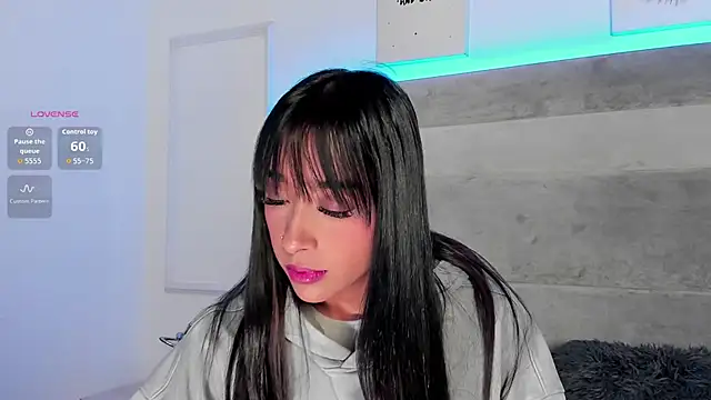 Aleja ruizz online show from 11.20.25