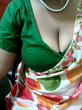 Snapshot of tami_lavanya chatting on 09.18.25 tami lavanya online show from 09.18.25