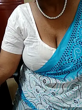 Snapshot of tami_lavanya chatting on 09.22.25 tami lavanya online show from 09.22.25