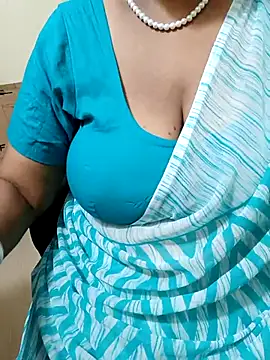 Snapshot of tami_lavanya chatting on 10.12.25 tami lavanya online show from 10.12.25