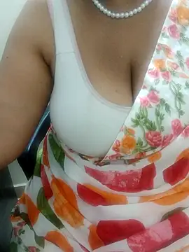 Snapshot of tami_lavanya chatting on 10.14.25 tami lavanya online show from 10.14.25