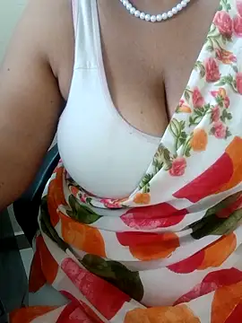 Snapshot of tami_lavanya chatting on 10.15.25 tami lavanya online show from 10.15.25