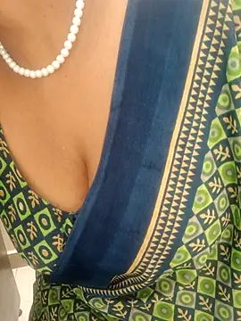 Snapshot of tami_lavanya chatting on 10.21.25 tami lavanya online show from 10.21.25