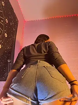 Snapshot of ZeziGamingg chatting on 01.16.26 ZeziGamingg online show from 01.16.26