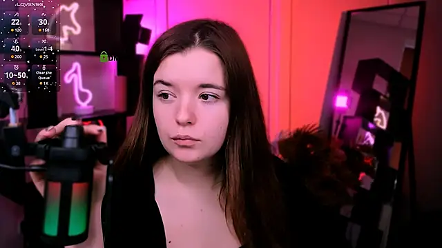 nika-still online show from 11.29.25