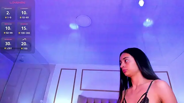 Snapshot of Leilani- chatting on 09.10.25 Leilani- online show from 09.10.25